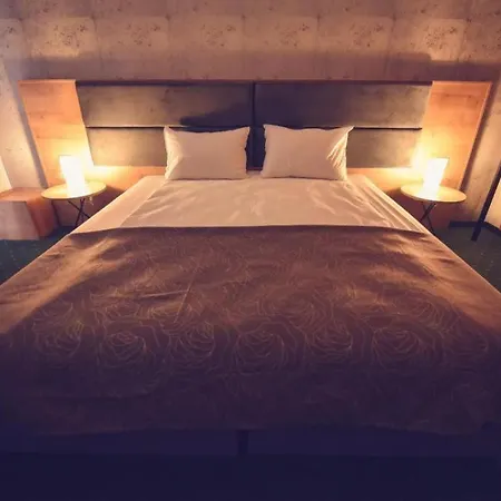 Joy Rosa Värdshus *