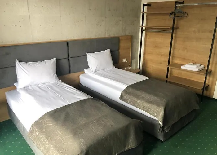 Joy Rosa Värdshus *